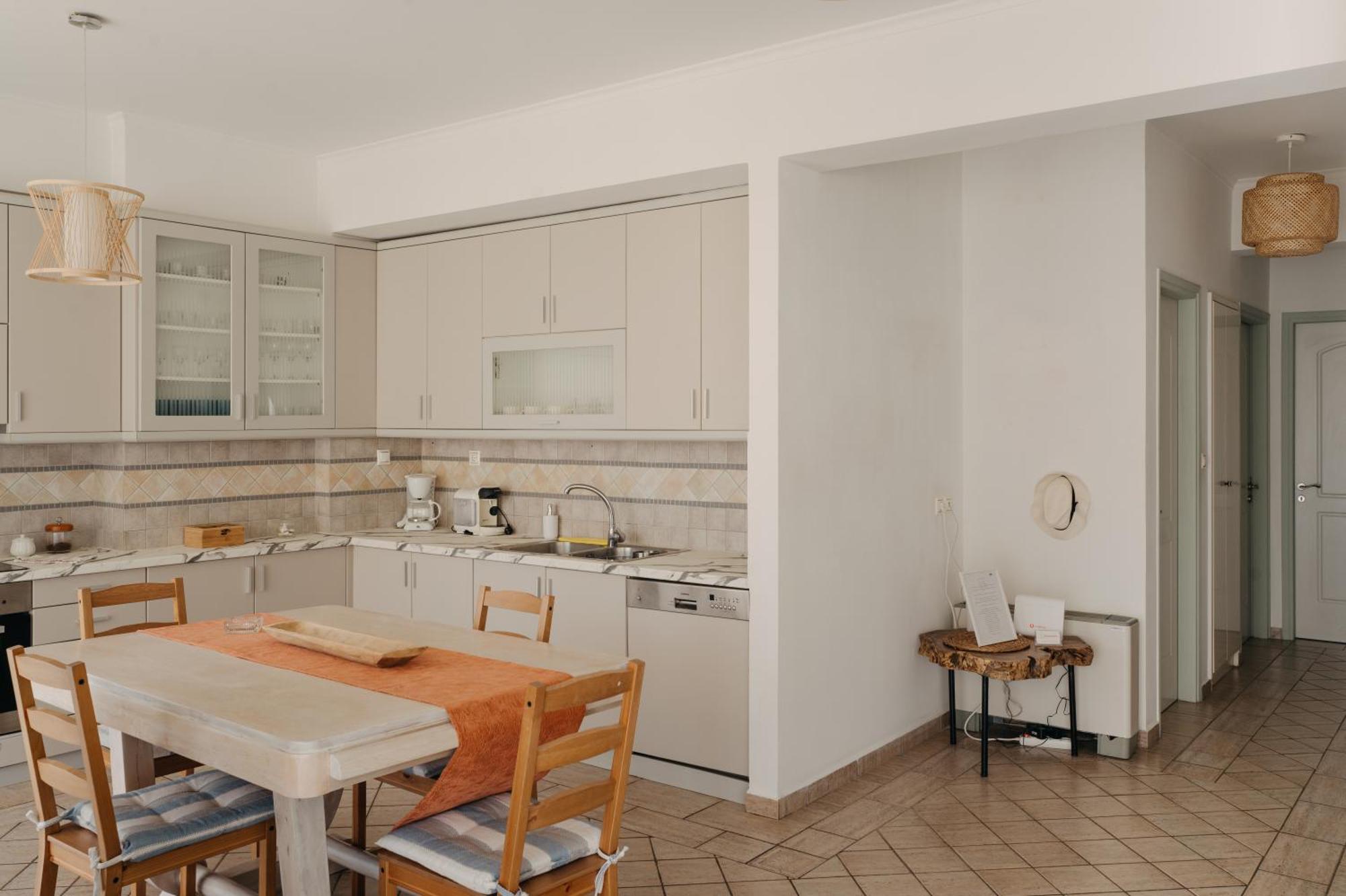 Lazarus 2Bd Apartment In The Center 파트라 외부 사진
